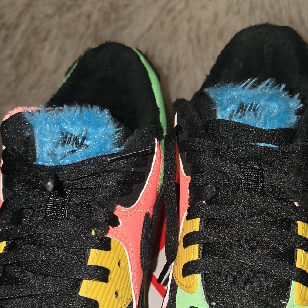 Nike Air Max 90 PRM, Faux Fur- Lined Neon Colorway Sneakers, sz 11.5 W, 10 M - Picture 8 of 8